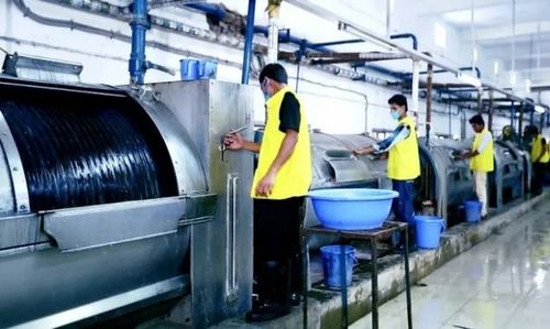 Últimas soluciones de la empresa sobre Agentes neutralizantes ecológicos para eliminar residuos oxidantes en el lavado de denim